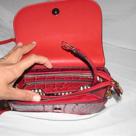 Red Croc-Embossed Shoulder Bag - Picture 8 of 12